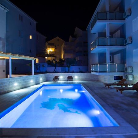Apartments Sara 3 Bol Exterior photo