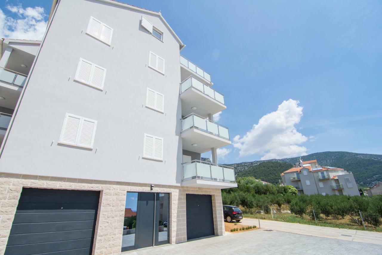 Apartments Sara 3 Bol Exterior photo