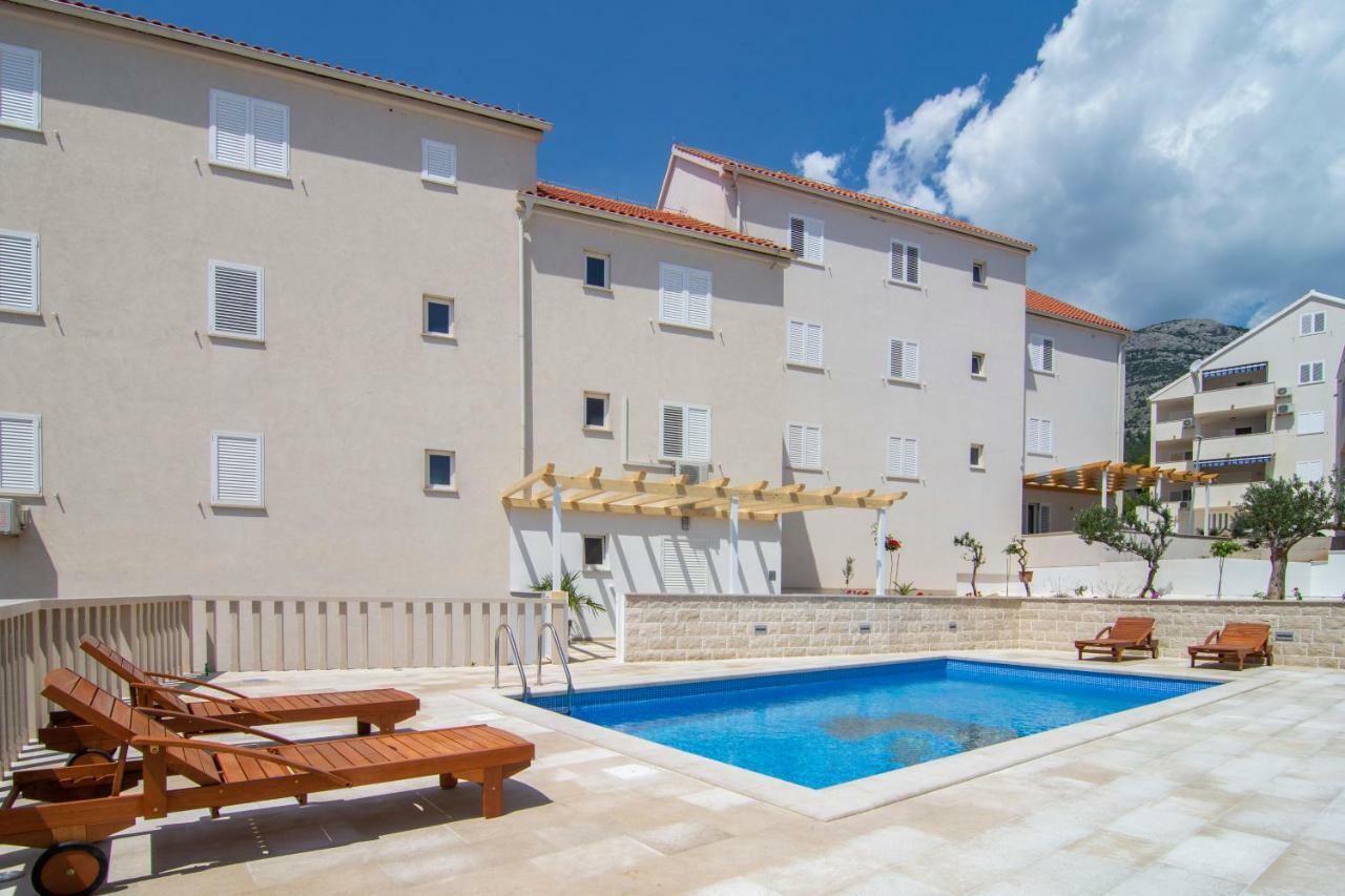 Apartments Sara 3 Bol Exterior photo